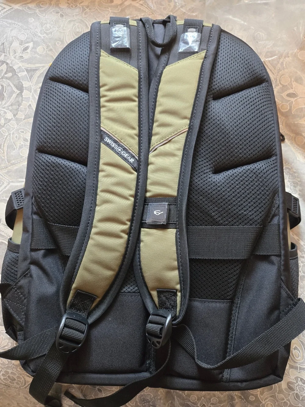 NWT SwissGear Olive Green Men's Backpack with Black Accents